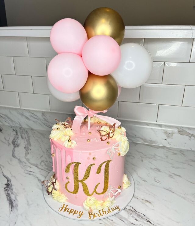 Butterflies & Balloons🩷🦋
-
Cake size: 7” 
-
#kdskakes #customcakes #buttercreamcakes #butterflycakes #ballooncake #pinkcakes #customcakes #cakeinspo #cakesofinstagram #dripcakes #rosettecakes #caketrends #cakedecorating