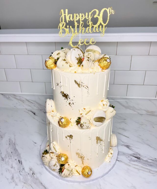 A White & Gold 30th✨🤍
-
Cake size: 9/7”
-
#kdskakes #dripcakes #customcake #whiteandgold #chocolatericekrispies #chocolatetreats #buttercreamcakes #cakeinspo #cakesofig #30thbirthdaycake #30thcake