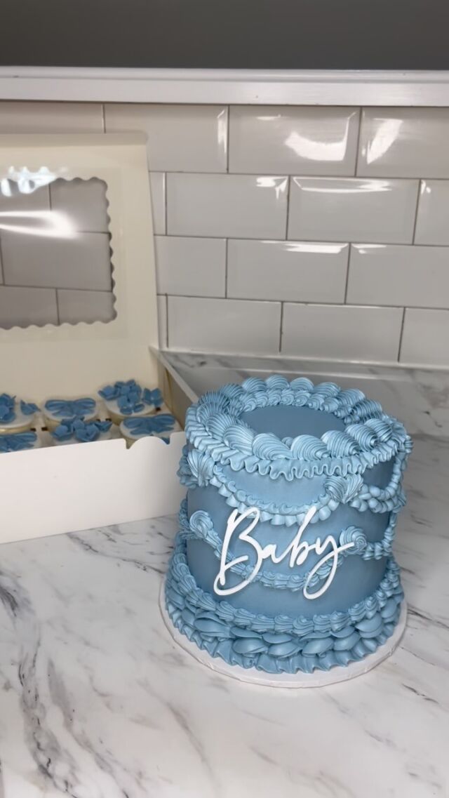 Baby Blues🩵
-
Cake size: 6”
-
#kdskakes #babyshowercakes #vintagecakes #babyshowerideas #itsaboy #babyshowercupcakes #vintagecakes #bramptoncakes #customcakes #torontocakes #cakeinspo #cakestagram #cakeart #cakereels #cupcakesofinstagram #cupcakeaddict