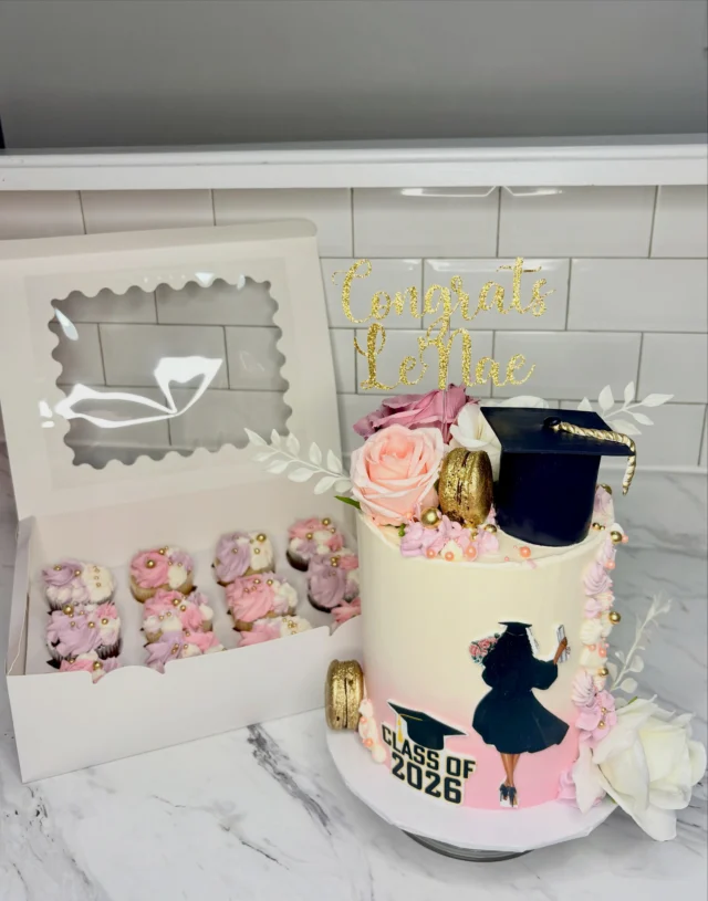 Grad 2026! The prettiest pastels💜🩷🎓
-
Cake size: 6” 
- 
Base pricing & dessert pricing available through the link in bio. Booking for July! Use the order form for all inquiries💗
-
#cakestagram #gradcake #grad2026 #cupcakeart #bramptoncakes
