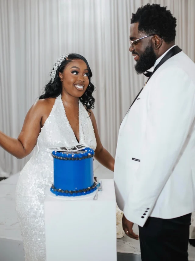 When it’s your wedding day AND your birthday🤩 The beautiful bride surprised her groom with a cake!💙
-
Cake size: 7” 
-
🗓️ Booking for September! Use the link in bio for all inquiries.
-
#miltoncakes #bramptoncakes #polaroidcake #cakeinspo #photoreelcake